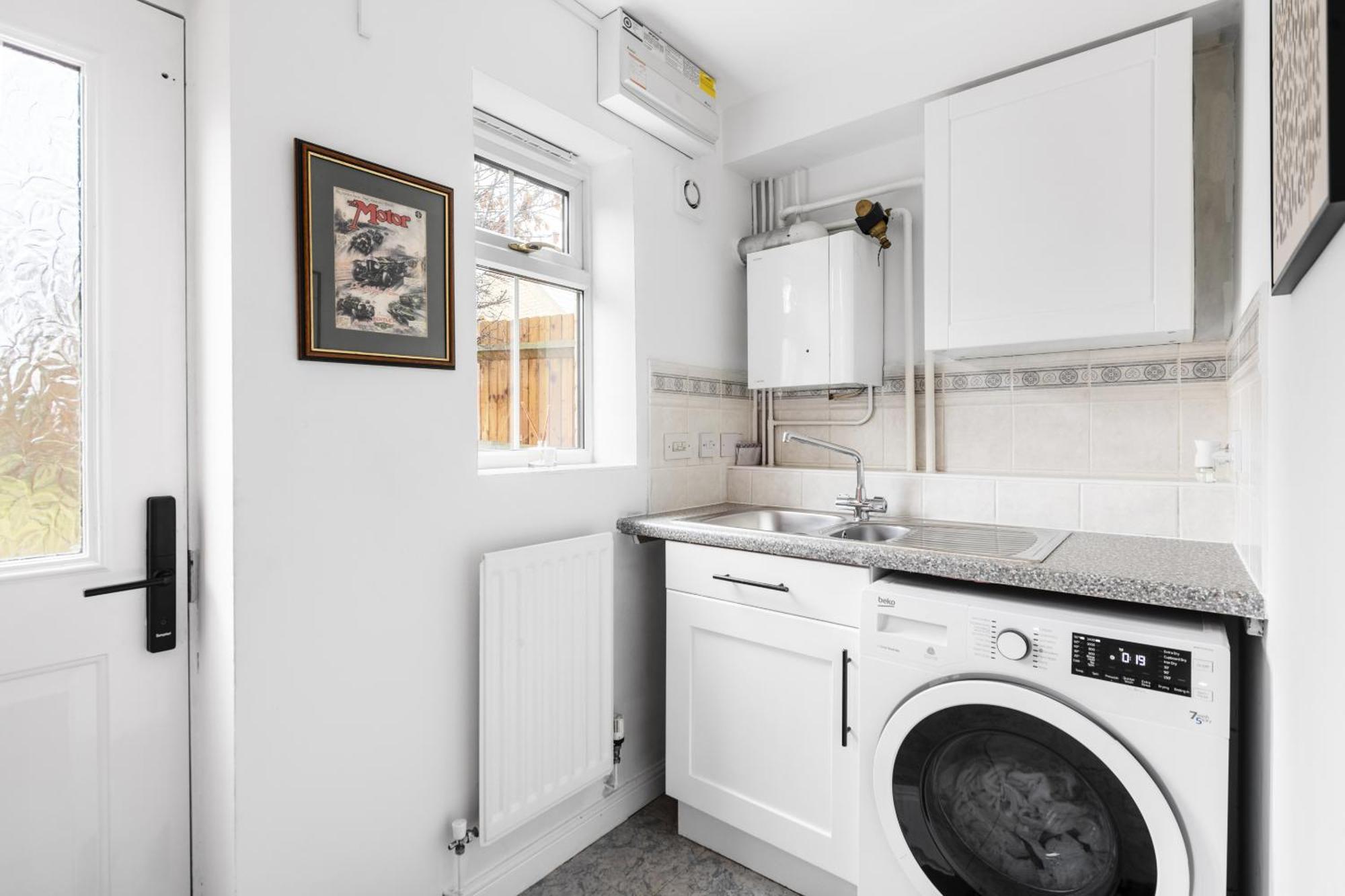 Luxurious 3 Bed House With Free Parking, Close To The Train Station & Town Braintree Zewnętrze zdjęcie